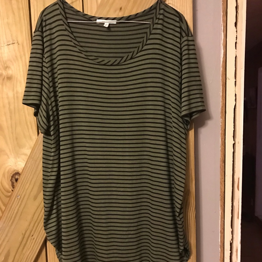Xlarge Maurices shirt never worn